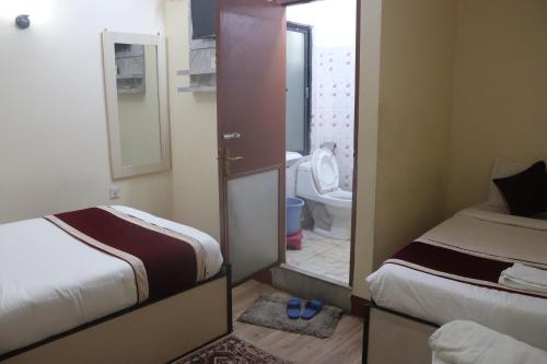 Triple Room with Private Bathroom image 2