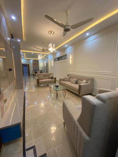 Three-Bedroom Villa image 8