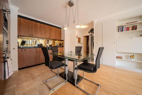 кухня, Irmella 39 by Arosa Vacations, mit Pool & Sauna in Ароза