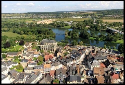 La Parenthèse Suites - appartement luxueux avec sauna et baignoire balnéo (La Parenthese Suites - appartement luxueux avec sauna et baignoire balneo) in Pont-de-l'Arche