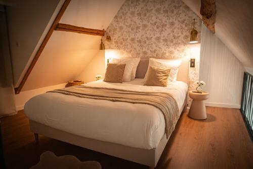 La Parenthèse Suites - appartement luxueux avec sauna et baignoire balnéo (La Parenthese Suites - appartement luxueux avec sauna et baignoire balneo) in Pont-de-l'Arche