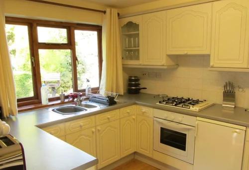 Greenacres Cottage with large Garden in Middleton (Derbyshire)