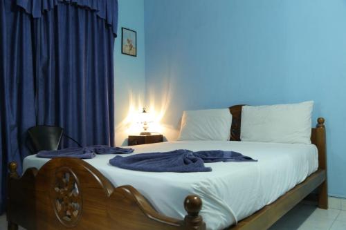 Standard Double Room image 4