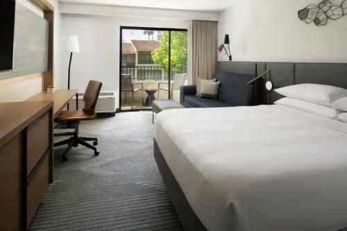 サンタ クララ マリオットKing Room and Roll-in Shower - Mobility Accessible