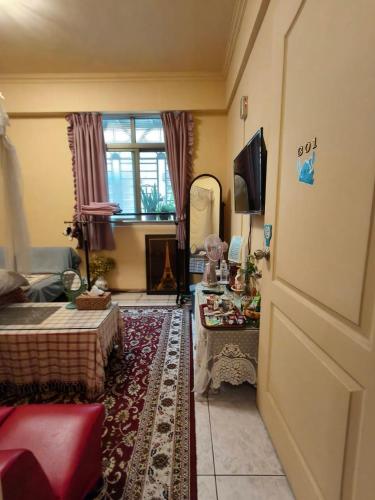 Small Double Room image 9