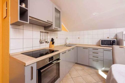 Apartment image 10