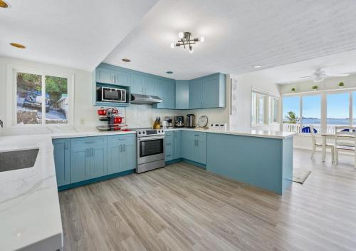 Konyha, @ Marbella Lane - Sunshine Seascape Ocean View in Kaneohe (HI)
