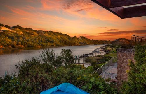 Dungbeetle River Lodge – khách sạn tại Colchester