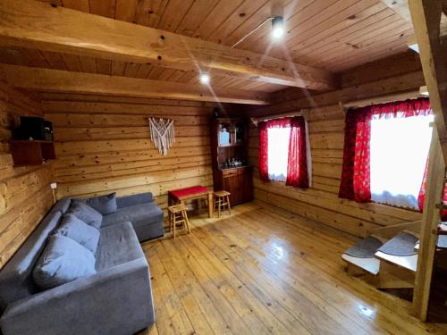 Koplietošanas atpūtas telpa ar TV, Samotnia w Górach Odludzie Domek (Samotnia w Gorach Odludzie Domek) in Huba