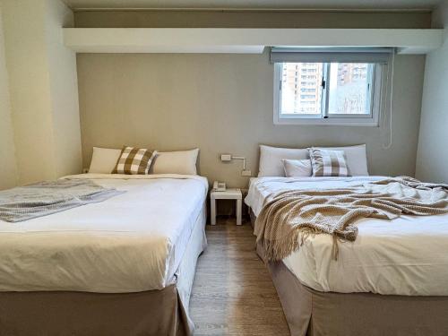 Deluxe Quadruple Room with Bath image 10