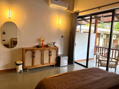 Ella Inn - image 4