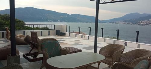 Casa de Laza Apartments in Rose