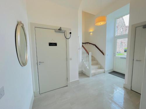 مدخل, Great Glen Townhouse Inverness - Entire 3 Story Townhouse in Leachkin