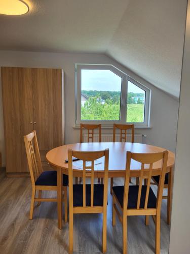 Fredi Apartment, moderne ruhige Wohnung, nur 4 km von der A2 in Leopoldshöhe, Deutschland
