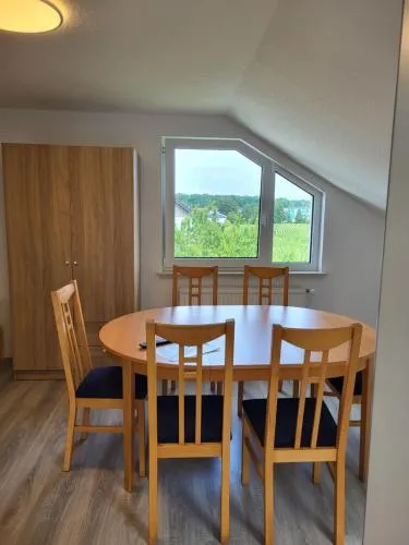 Fredi Apartment, moderne ruhige Wohnung, nur 4 km von der A2 in Leopoldshöhe, Deutschland