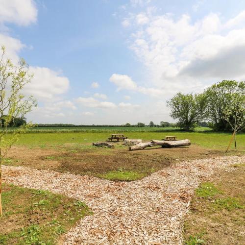 Létesítmények, Luxury Shepherd Hut with Private Hot Tub in Stow cum Quy