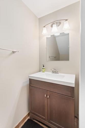 Stylish & Cozy 1-BR Detroit, Detroit (foto 6)