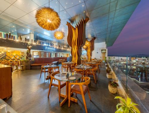 Hotel Sapphire Premium in Karad