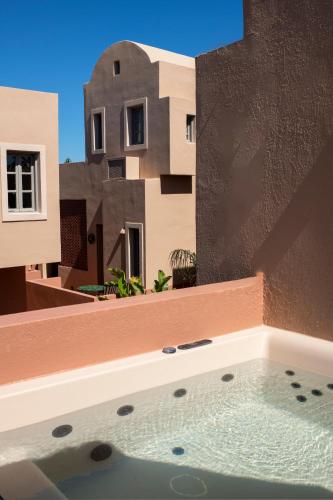 Aurea Suite Sea View with Outdoor Jetted Tub image 6