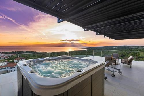 Балкон, Hotel In Excelsis in Новаля