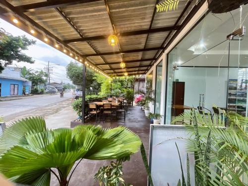 parveke/terassi,  m²  alueella Ban Houay Ngam, 1 makuuhuone(tta), 1 yksityistä kylpyhuone(tta) (Smile Guesthouse ) in Vang Vieng