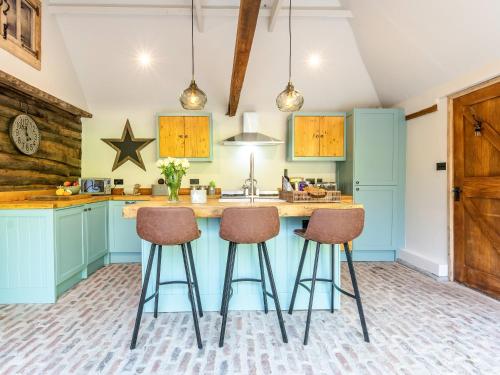 A szálláshely kívülről, Old Shires Barn in Kelet-Fleet