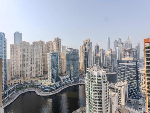 Dubai Marina Luxury Lifestyle - Sun Sand & Views, Dubai (photo 3)