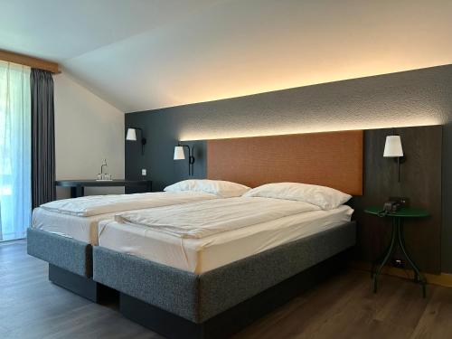 Comfort Double Room with Balcony and Mountain View