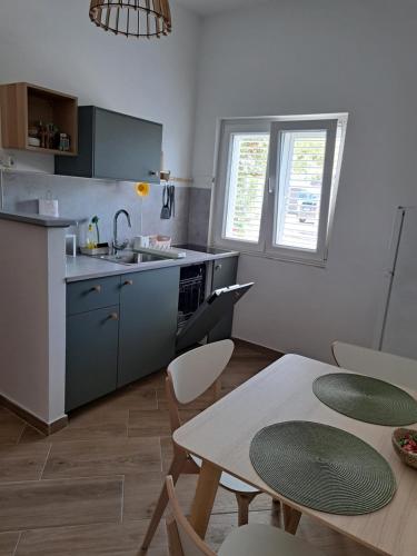 Apartment image 6
