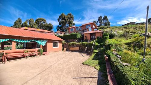 LA MANSION DEL SOL LODGE Taquile island in Hilanopampa