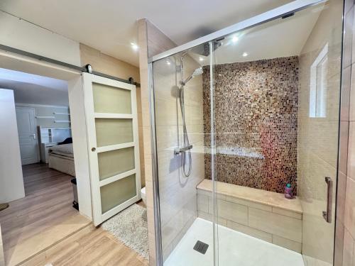 Villa La Source 83 - Room Close to St Tropez, Cogolin (foto 4)