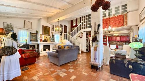 Maison d'arte gîte à louer Thívai