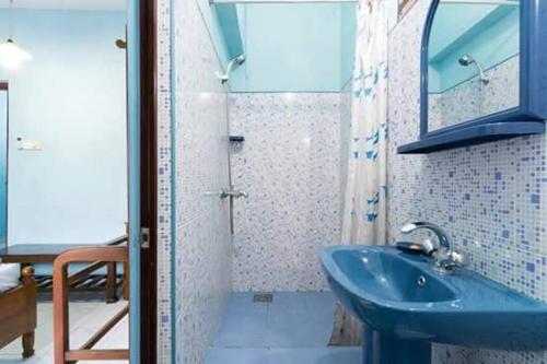 Standard Triple Room image 3