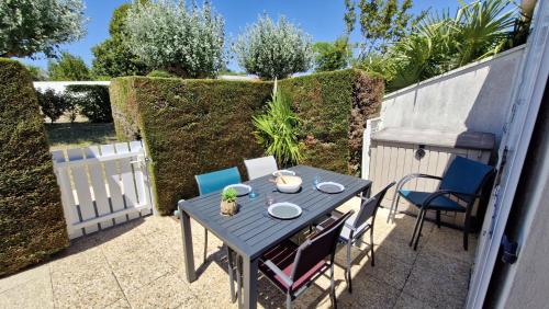 Facilities, Vaux sur Mer - cote PONTAILLAC - VILLA MITOYENNE - PISCINE COLLECTIVE in Vaux Sur Mer