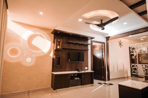 Hotel Nigara Residency in Nedukandama