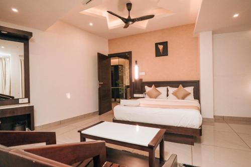 Hotel Nigara Residency in Nedukandama
