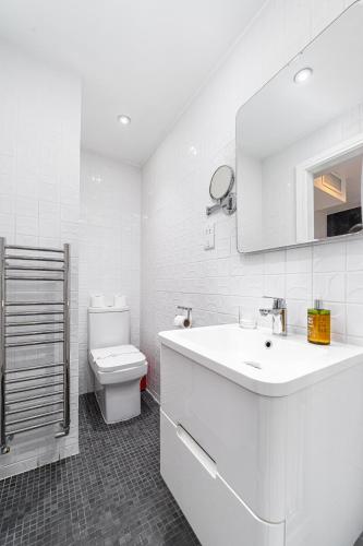 The Whitechapel Hotel Room Type - Small Double Room