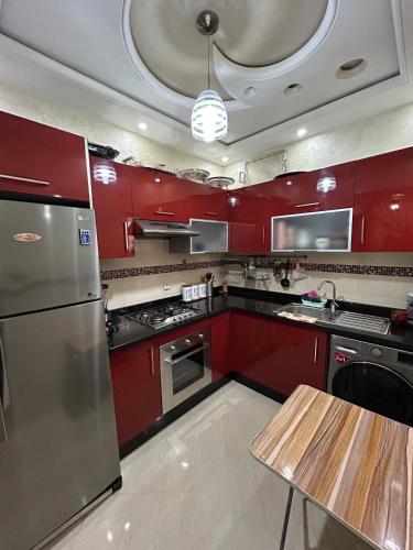 Calm Family Apt, 15m to Beach in Dcheira El Jihadia