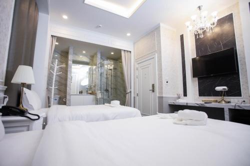VARIMANTRA HOTEL Room Type - Superior Twin Room