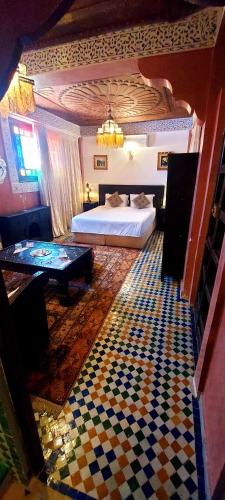 room detail thumbnail 2