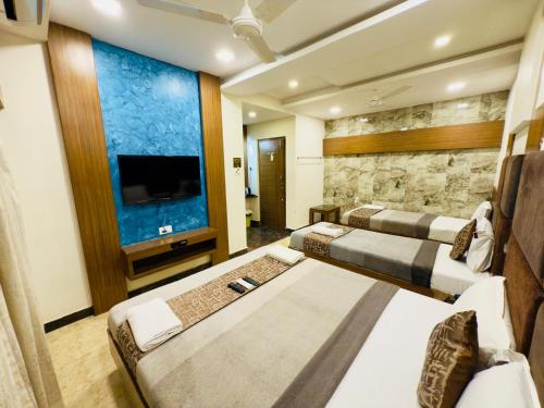 Sheraton Grande at Puratchi Thalaivar Dr MGR Central Railway Station – Chennai, IL