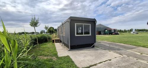 Chalet Julia, Minicamping de Grutte Earen, Burum