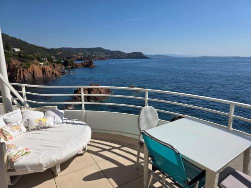 Alentours, Bel appartement avec vue mer in Le Trayas Superieur