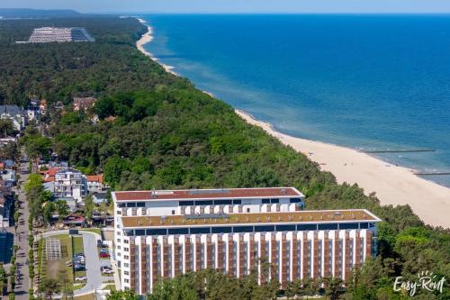 Exterior view of Prestige Salt & Sea 317 - tuz przy plazy - basen, sauna, jacuzzi w cenie pobytu - Easy - Rent Apartm
