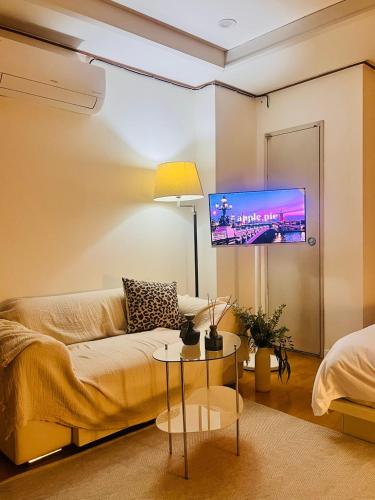 강남 신사 가로수길 코앞 대로변 안심귀가 New & Cozy Stay #1min to Sinsa Garosu-gil # Gangnam Quiet City View, Seoul (photo 10)