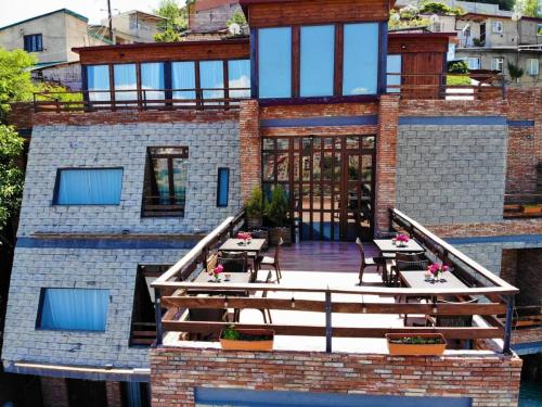 โอลด์ ทบิลิซี เทอร์เรซ (Old Tbilisi Terrace) in ทบิลิซี