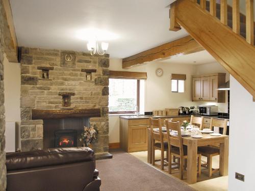 Hutter Hill Barn West