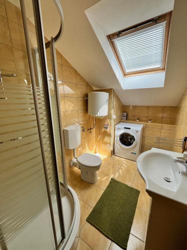 One-Bedroom Apartment image 7