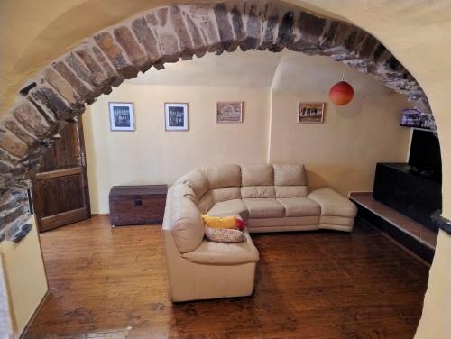 Létesítmények, Antico Arco in Montalto Ligure