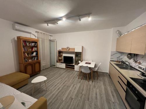 Piazza Place 2 - image 5